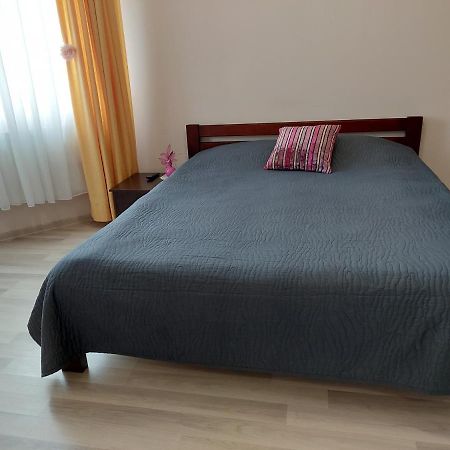 Новобудова Центр Apartment Lutsʼk Exterior foto