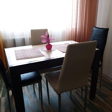 Новобудова Центр Apartment Lutsʼk Cameră foto