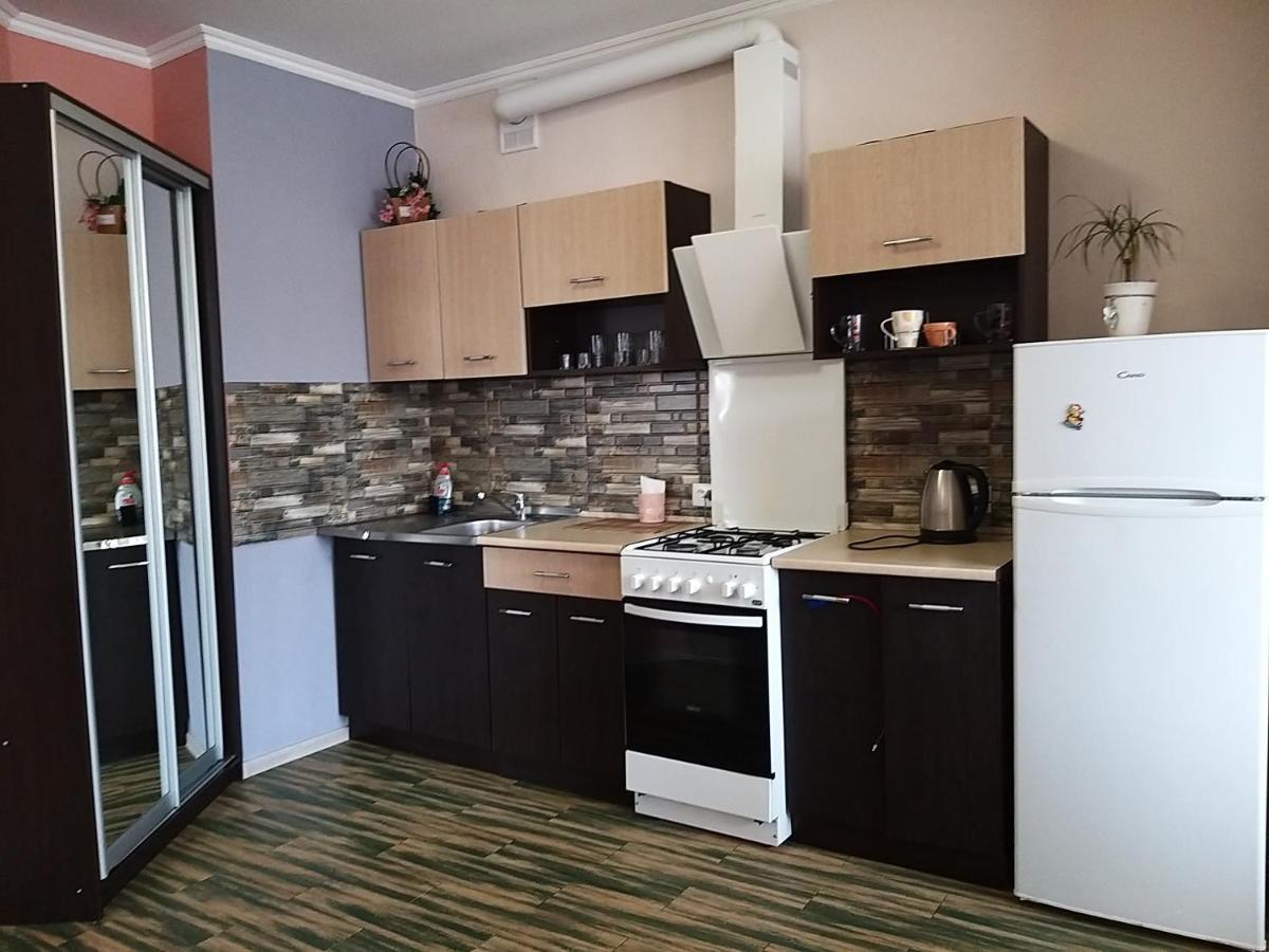 Новобудова Центр Apartment Lutsʼk Exterior foto