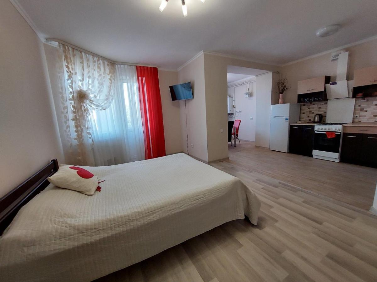 Новобудова Центр Apartment Lutsʼk Exterior foto