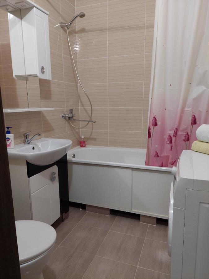 Новобудова Центр Apartment Lutsʼk Exterior foto