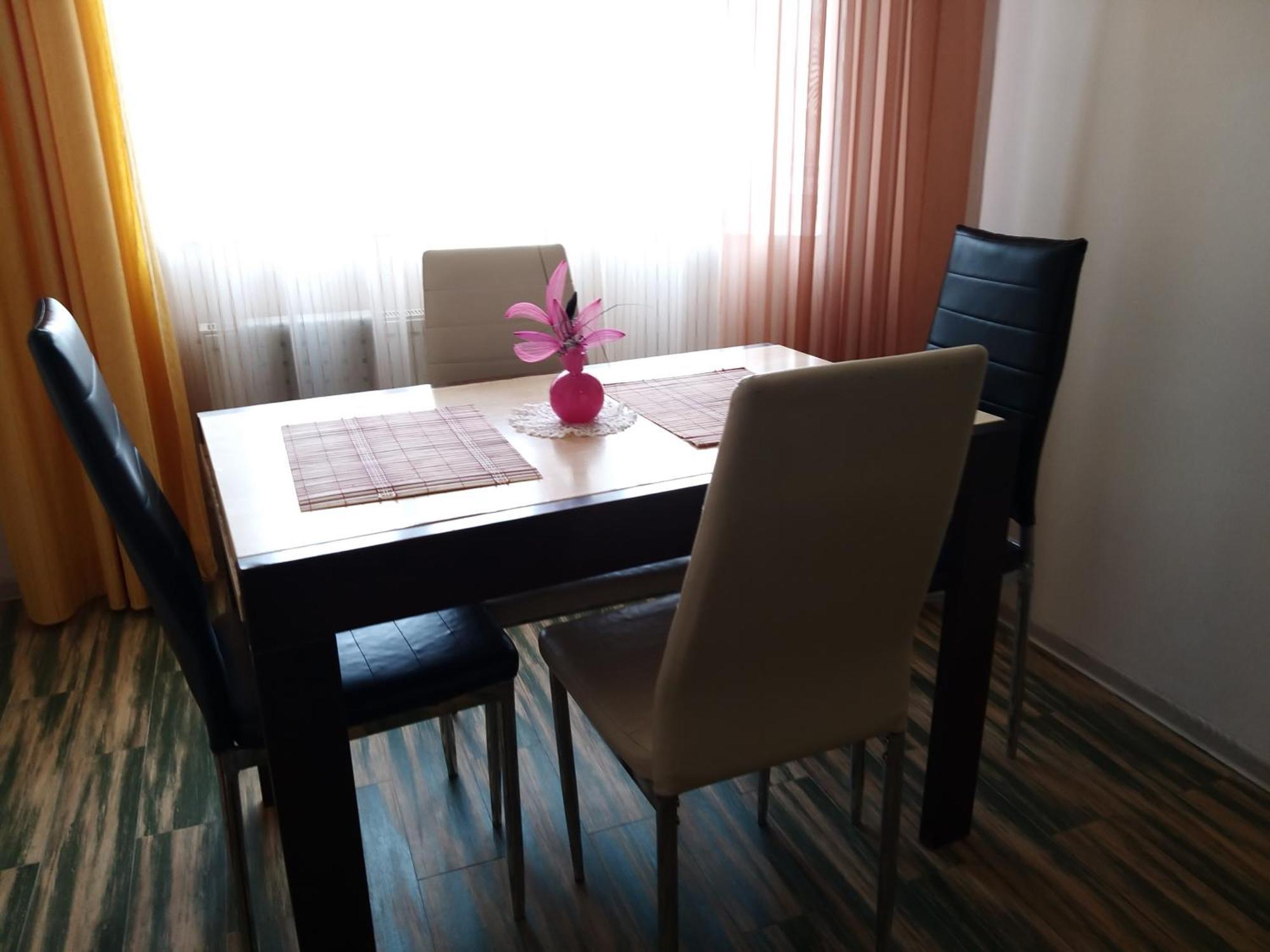 Новобудова Центр Apartment Lutsʼk Cameră foto